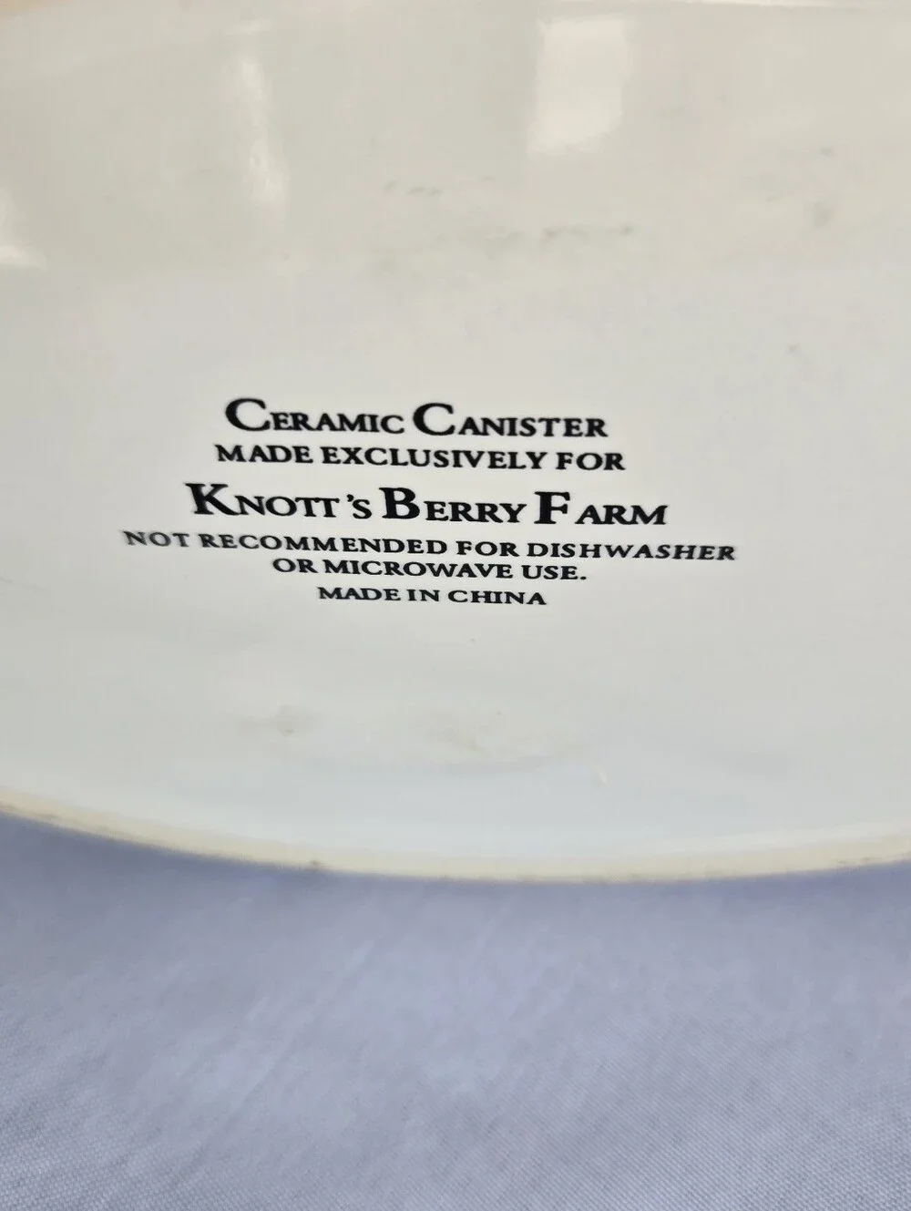 Knott's Berry Farm Ceramic Berry Canister Gold Trim